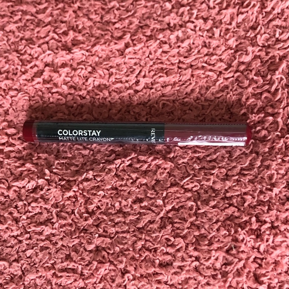 Revlon Matte Crayon Lipstick - Picture 4 of 11